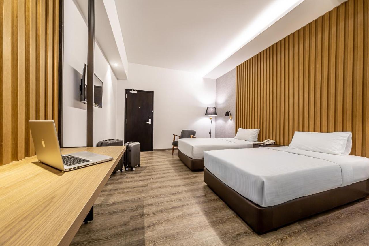 Thy Executive Hotel Johor Bahru Extérieur photo