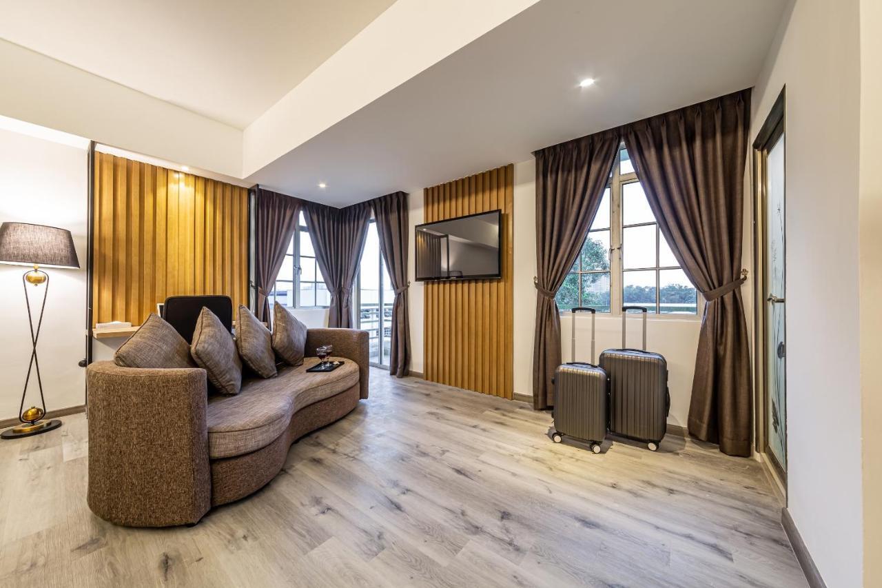Thy Executive Hotel Johor Bahru Extérieur photo