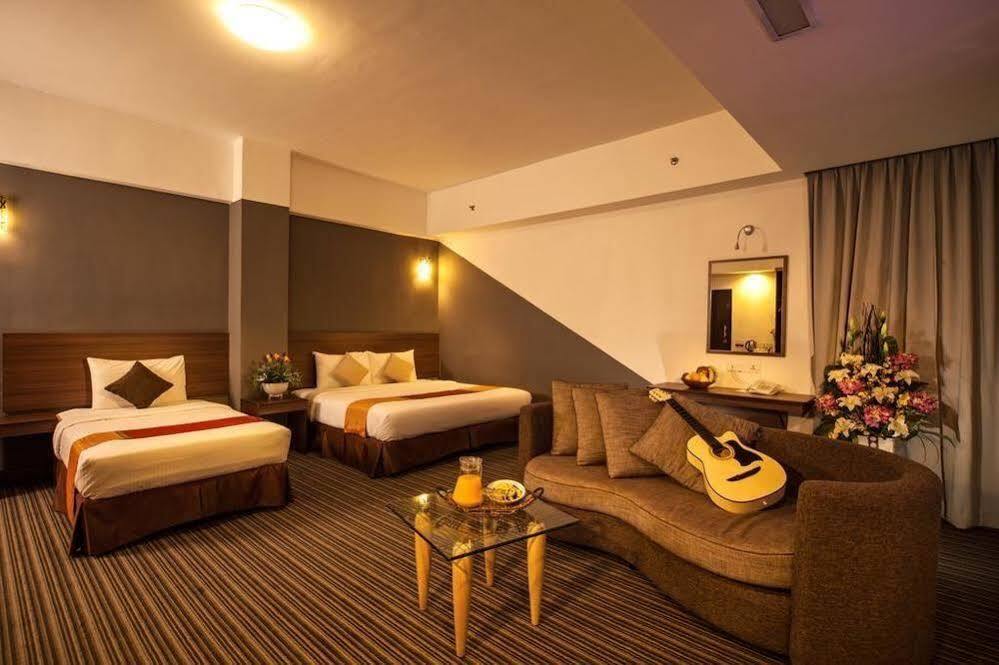 Thy Executive Hotel Johor Bahru Extérieur photo