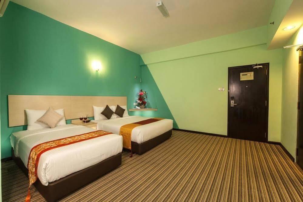 Thy Executive Hotel Johor Bahru Extérieur photo